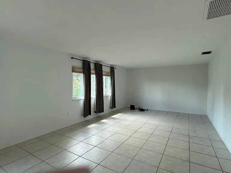 5451 Riverbluff Cir #V-69 — Photo 8