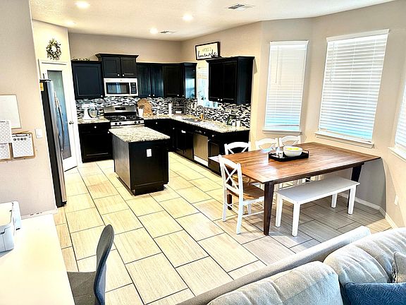 4th image of 3733 Loma Cortez Dr