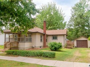 916 Bush St, Jackson, MI 49202