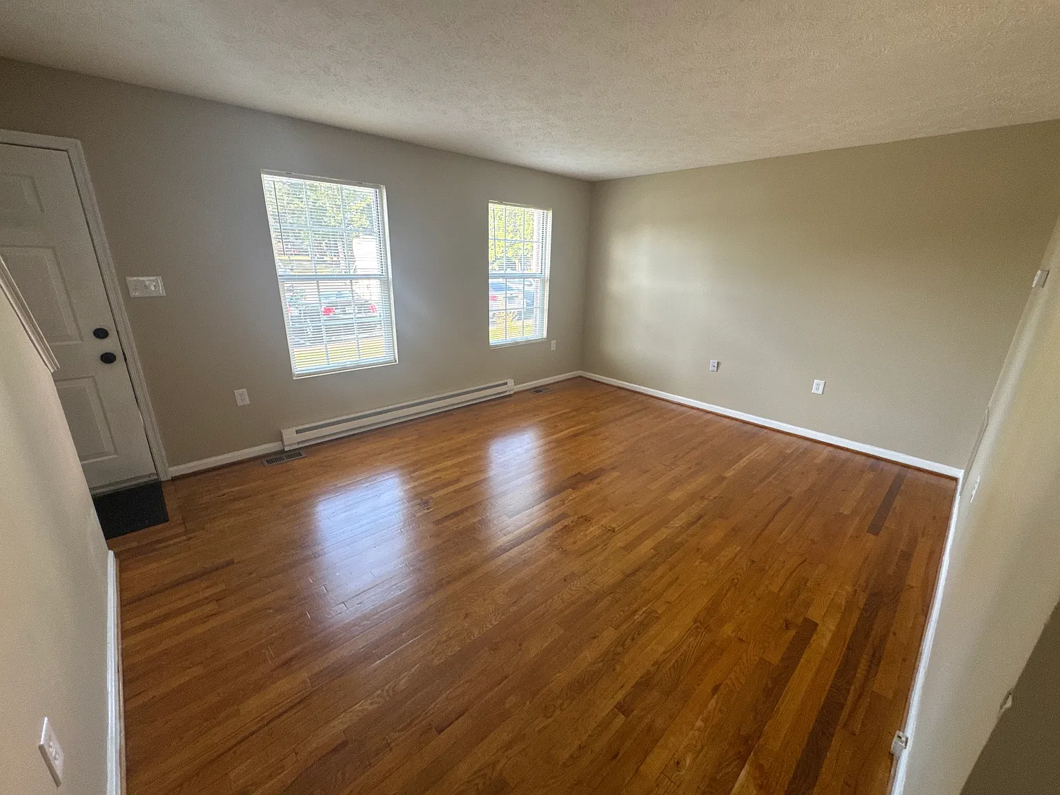2 bed, 1.5 bath, 1120 sqft, $1,600 — Photo 4