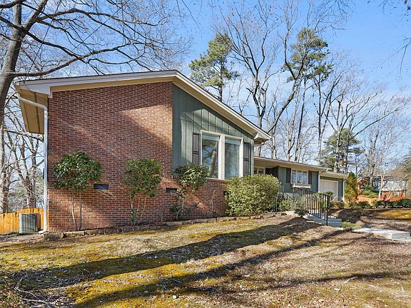 2nd image of 3504 Fairhill Dr