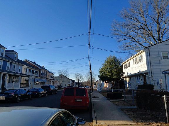 5th image of 519 Spruce St