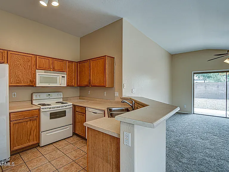 3 bed, 1487 sqft, $2,200 — Photo 4