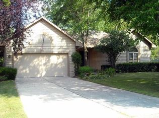 1006 Hollywood Blvd, McHenry, IL 60050