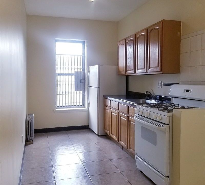 1st image of 1416 Putnam Ave APT 3R