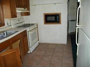 3rd image of 42312 N Oak St