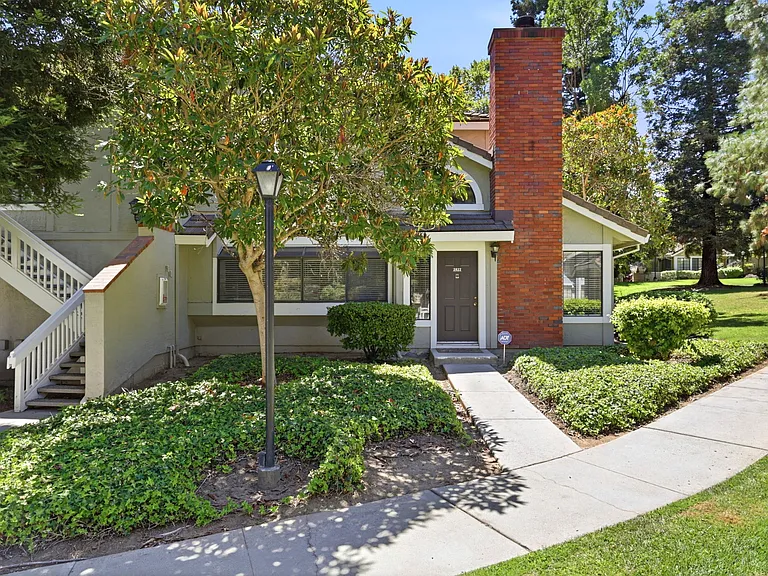 2822 Buena Knoll Ct #2822 — Photo 31