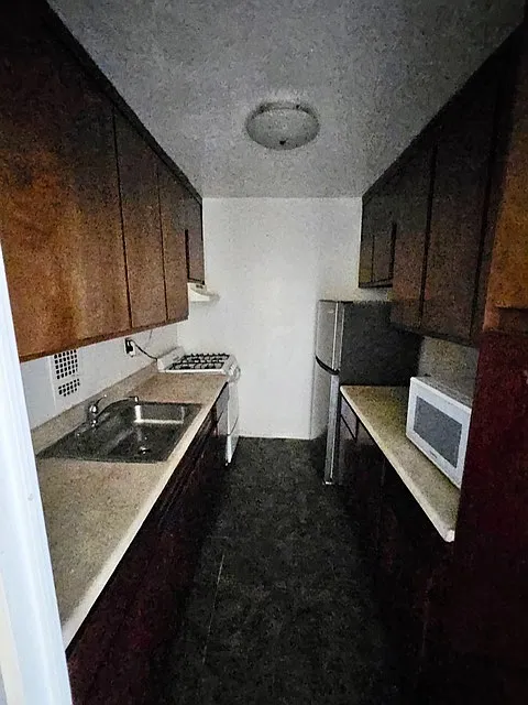 Studio, 530 sqft, $2,000 — Photo 2