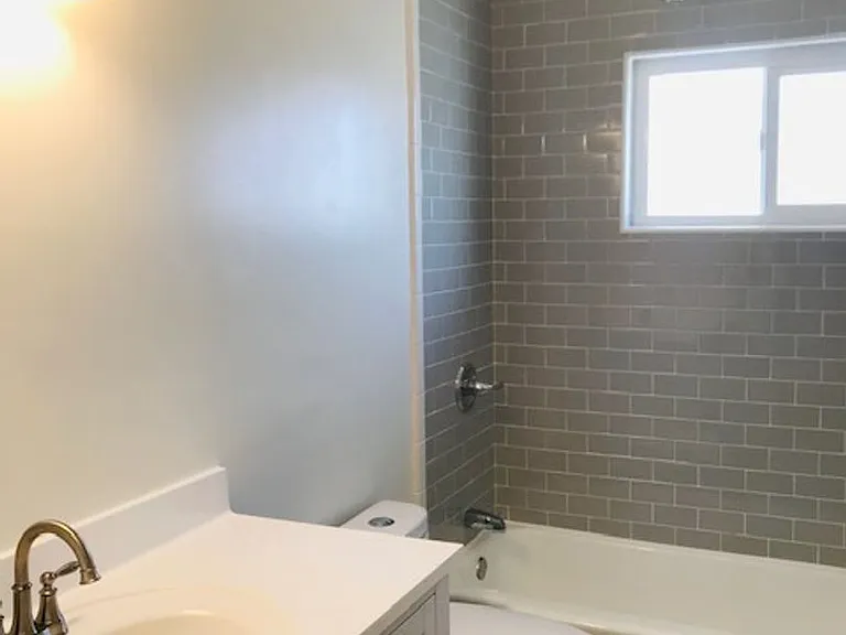 539 Hyde Park Pl — Photo 5