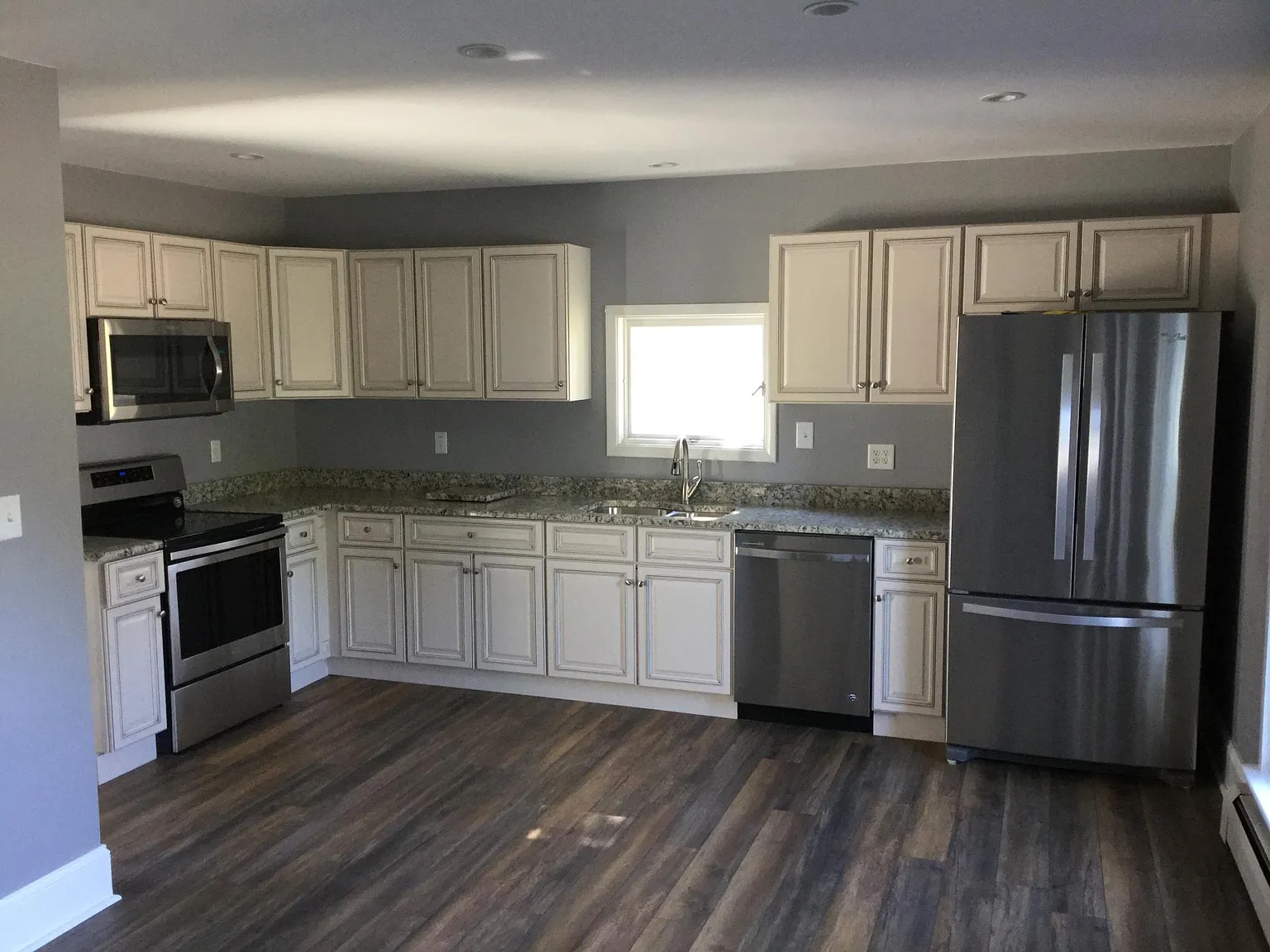 223 Main St — Photo 2