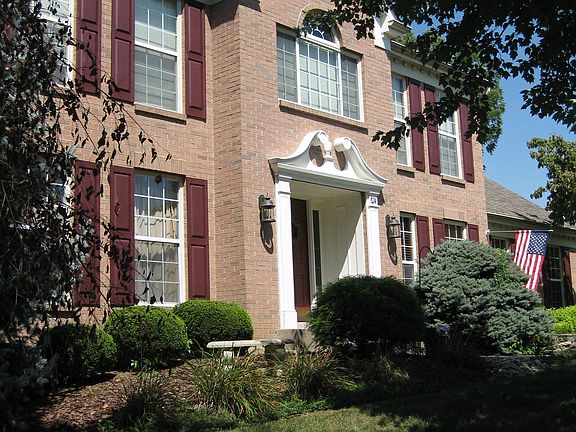2nd image of 824 Winterberry Ct