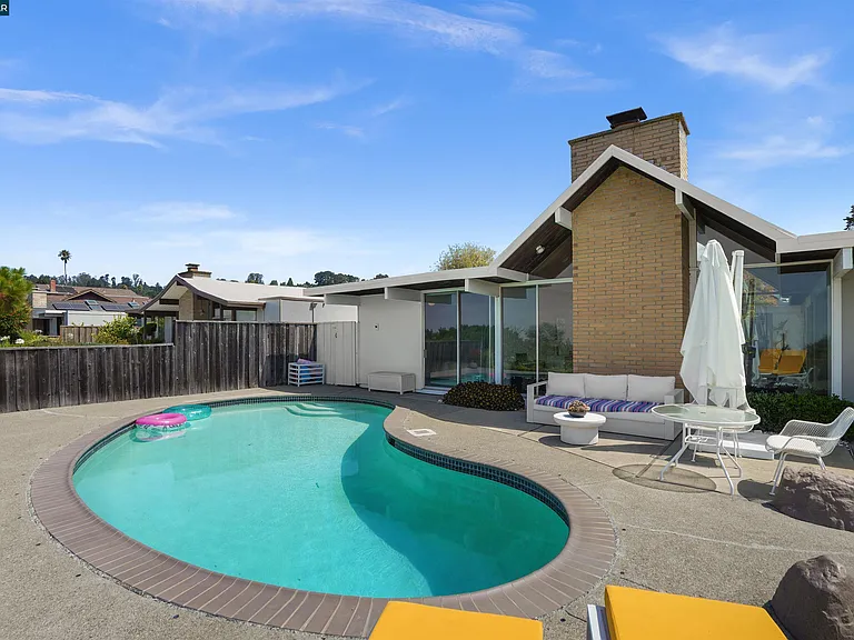 8021 Shay Dr — Photo 54