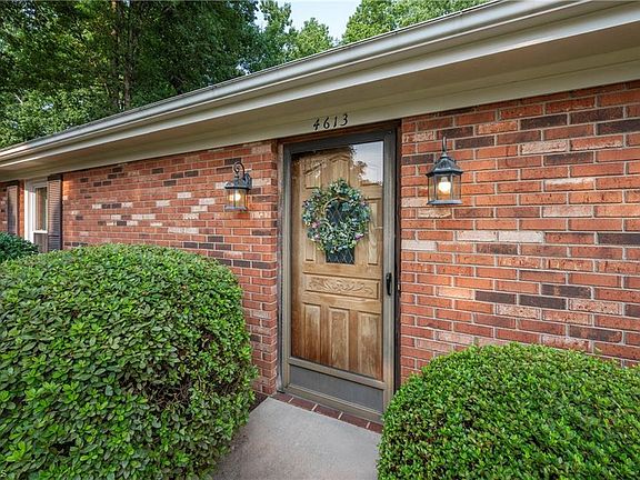 3rd image of 4613 Sun Valley Ln
