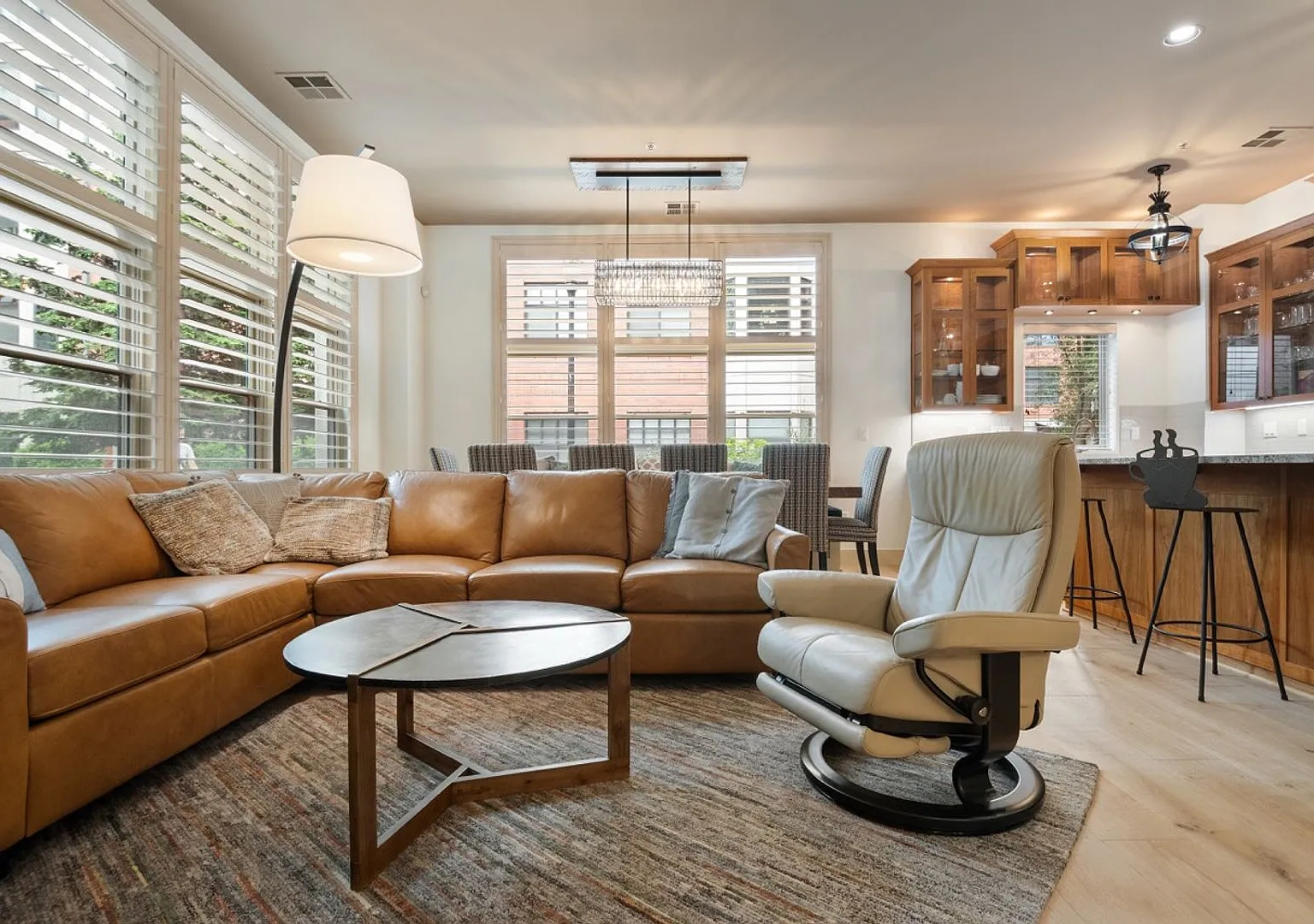 Ground-Floor Corner 2BR + Den at Riverstone Private Courtyard Entrance & Terrace (Pearl District) — Photo 3