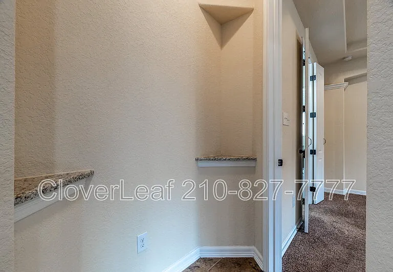6126 Lowrie — Photo 22