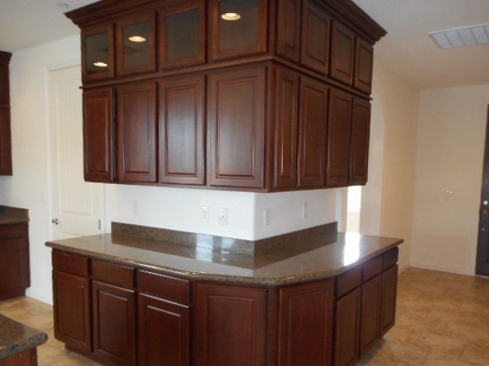 1st image of 61 Avenza Dr