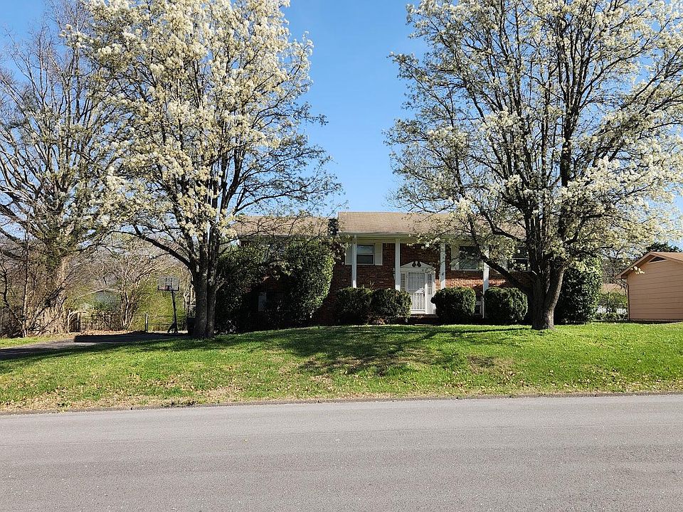 1st image of 609 Spring Valley Ln