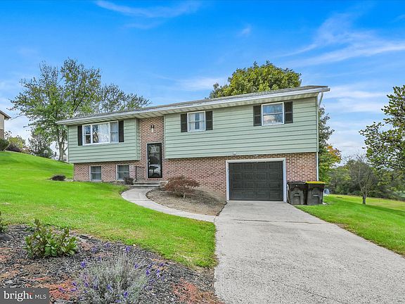5th image of 23 Lincoln Dr