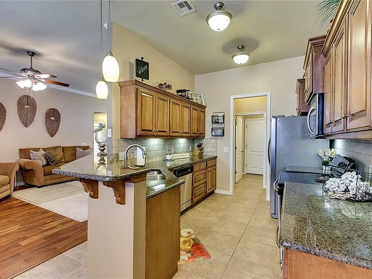 9012 Crooked Creek Ln — Photo 13