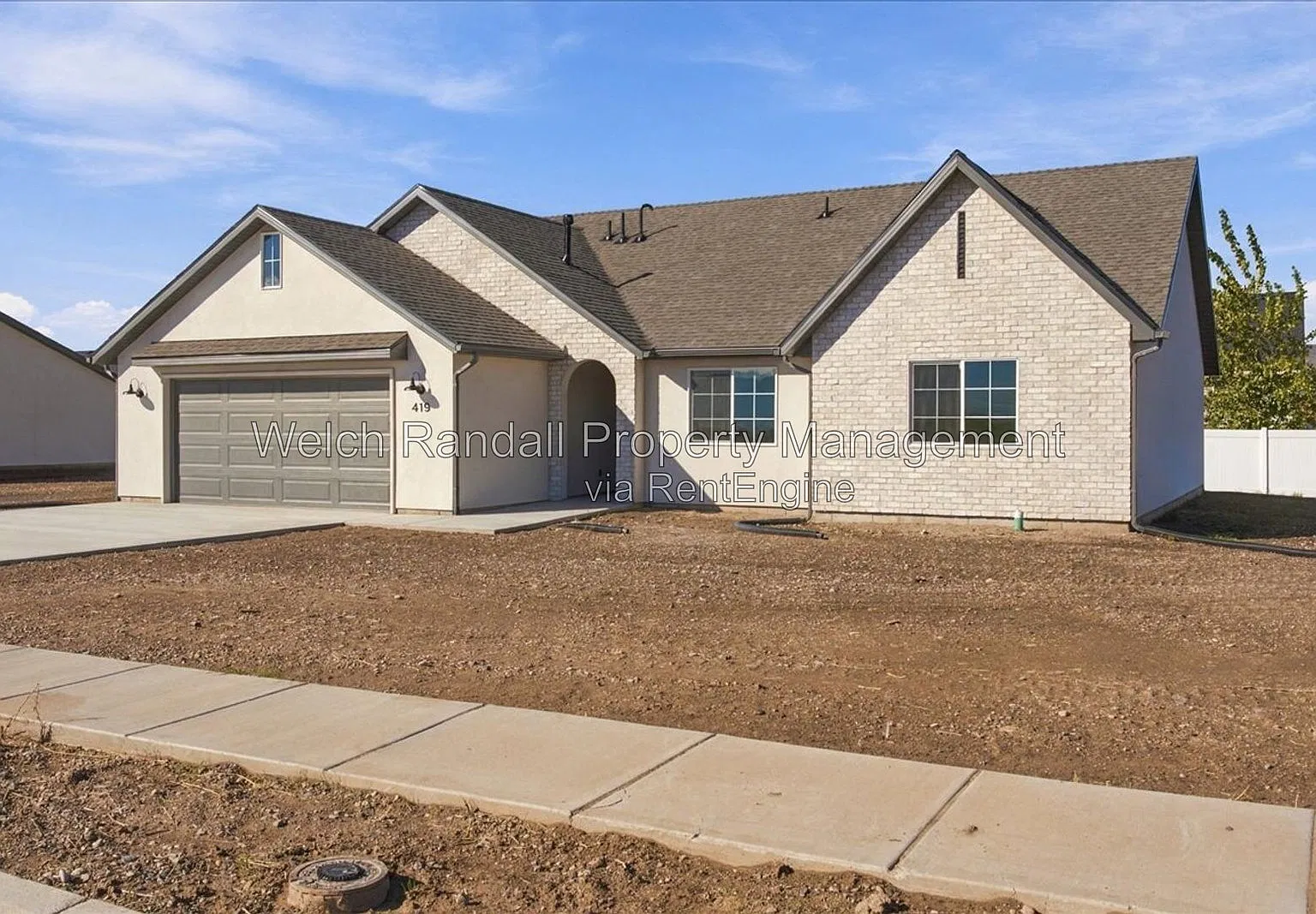 3 bed, 2.5 bath, 1592 sqft, $2,245 — Photo 2