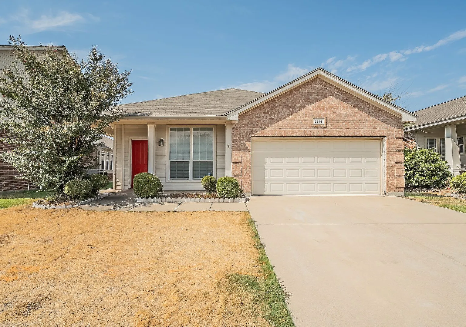 Spacious 4 bedroom 2 bath Home with 2-car garage in West Fort Worth. — Photo 1