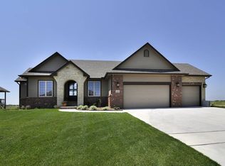 3215 N Covington St, Wichita, KS 67205