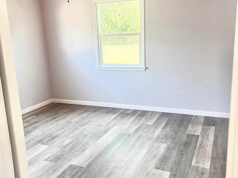 Orange Ave — Photo 10