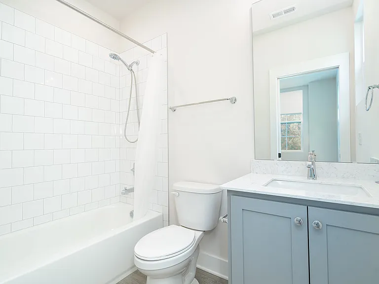 1st Floor Guest En Suite