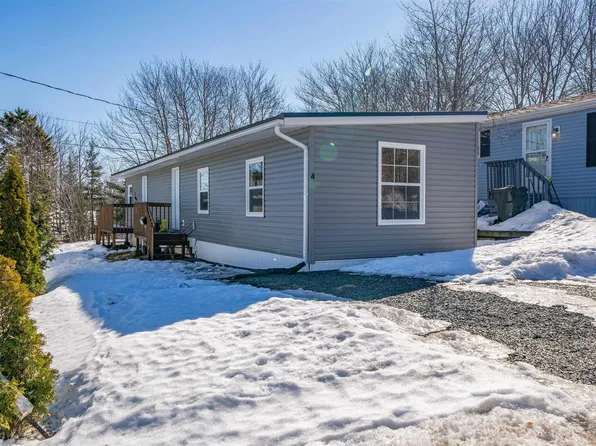 4 3rd St, Halifax, NS B3T 1B1