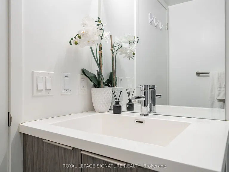 60 Shuter St #203 — Photo 8