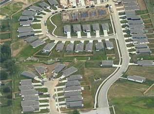 403 Rock Creek Dr, Tonganoxie, KS 66086