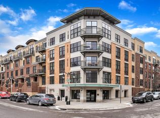 4755 Park Commons Dr APT 402, Minneapolis, MN 55416