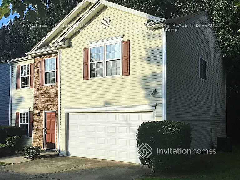 311 Westminster Dr — Photo 2