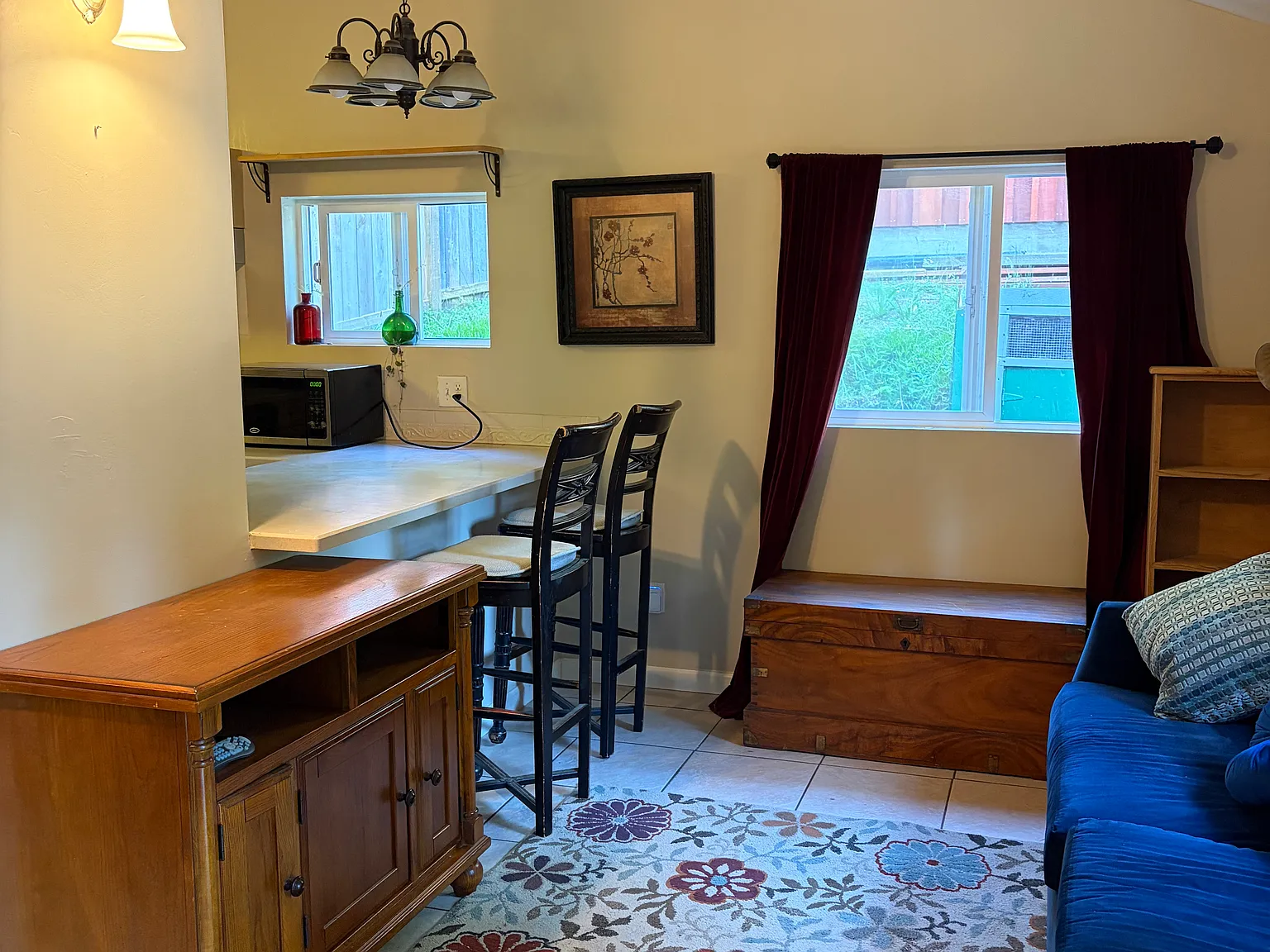 2 bed, 935 sqft, $2,400 — Photo 2