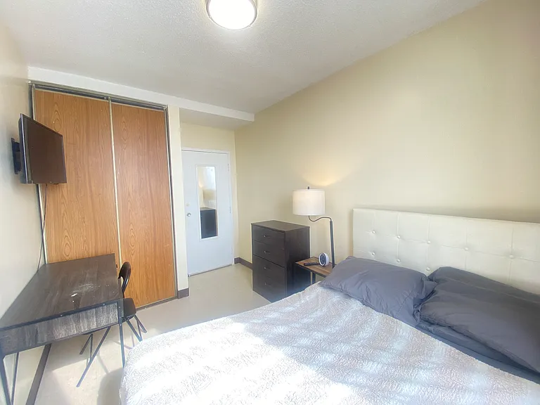 401 Princess St — Photo 46