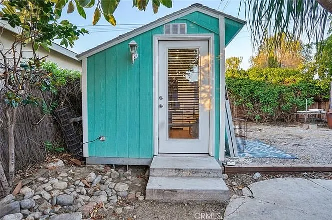 11045 Howard St — Photo 15