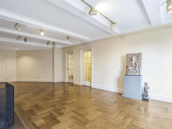 70 East 96th Street image 5 of 27