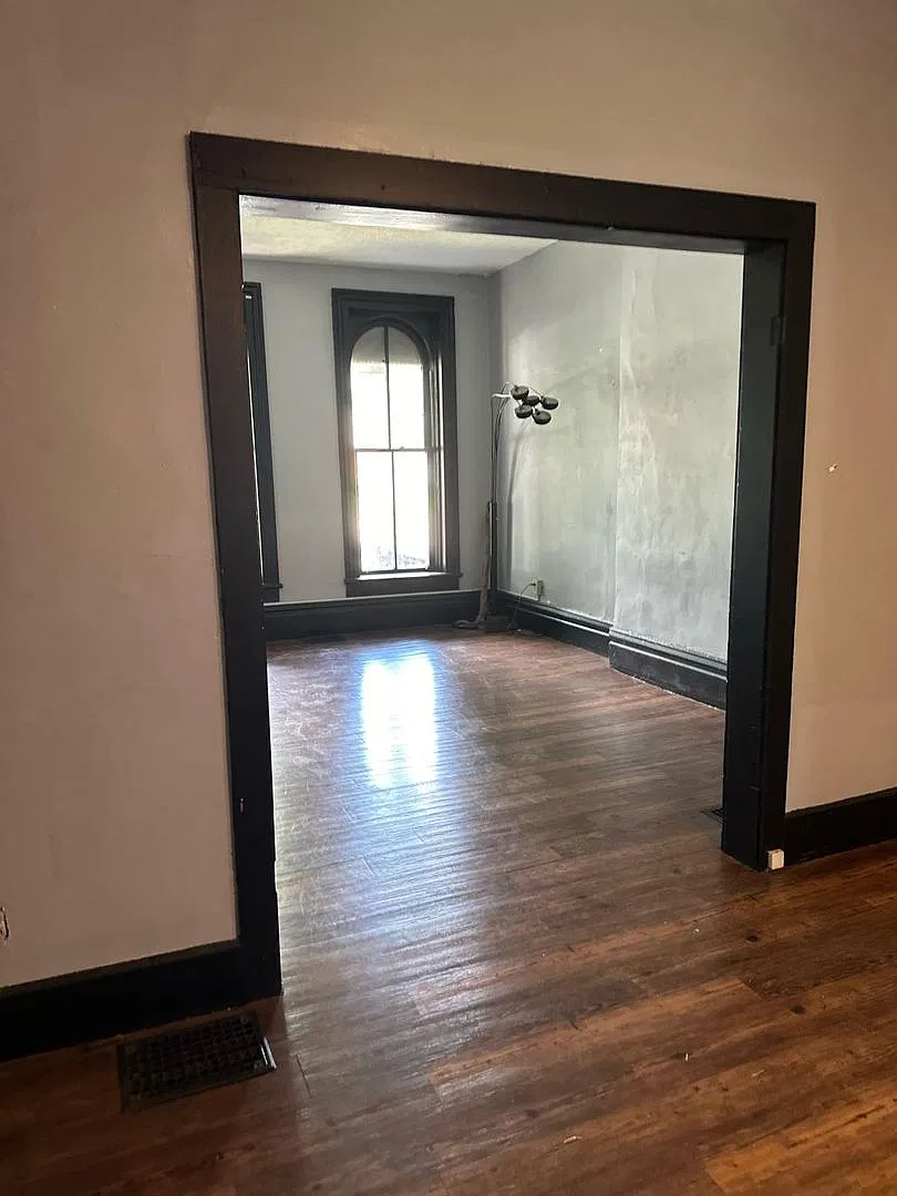 4 bed 1.5 bath home located at 255 E. Main St. Newark, Ohio — Photo 4