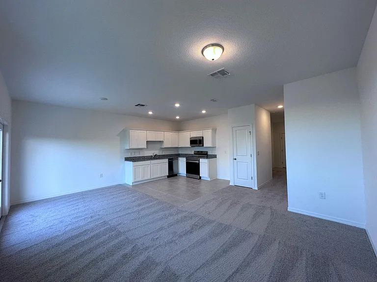 189 Mandovi St — Photo 13