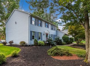 2 Waxwing Ln, East Amherst, NY 14051