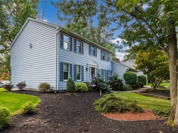 2 Waxwing Ln, East Amherst, NY 14051