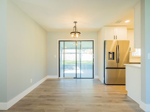 3rd image of 4230 Ponds Dr