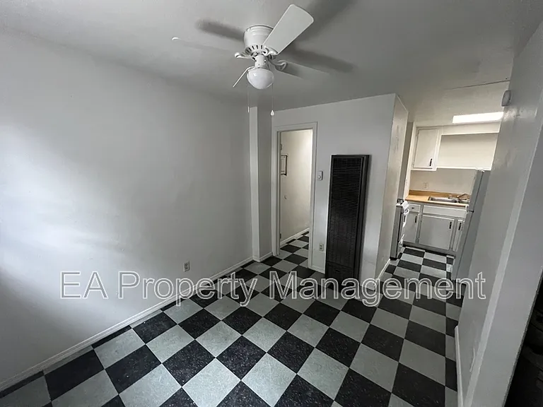 123 Walter St NE #4 — Photo 5