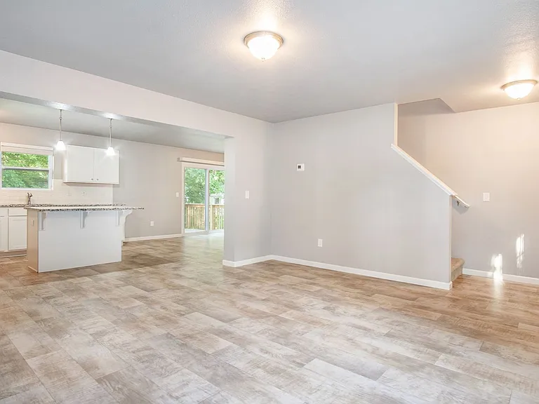 1002 Richard Ave — Photo 8