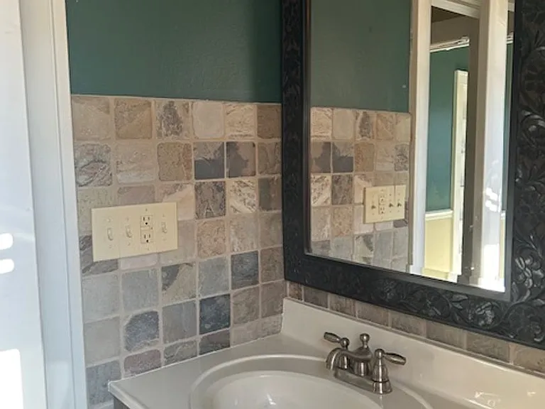 1301 Pickett St — Photo 22