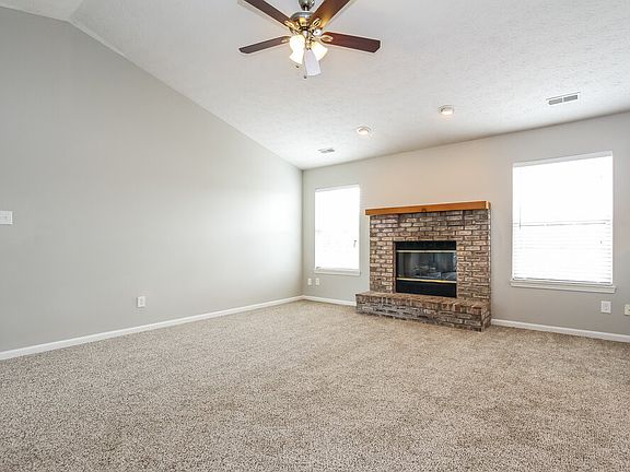3rd image of 7737 Blue Willow Dr