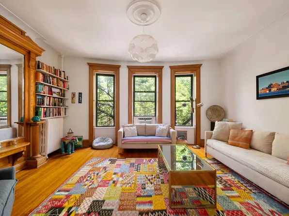 478 3rd Street image 1 of 11