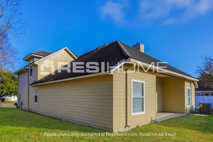 7435 Hawks Cliff Ct — Photo 14
