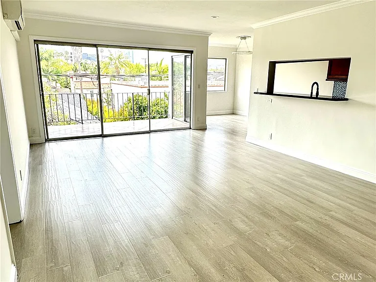 423 S Rexford Dr — Photo 8