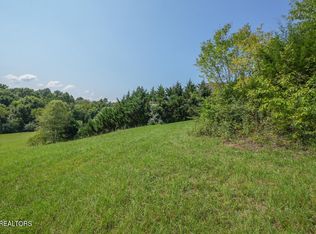 1566 Crestridge Dr, Maryville, TN 37804